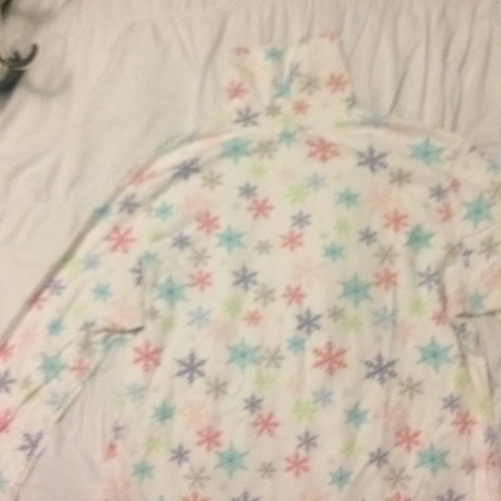 Colorful snowflake turtle neck